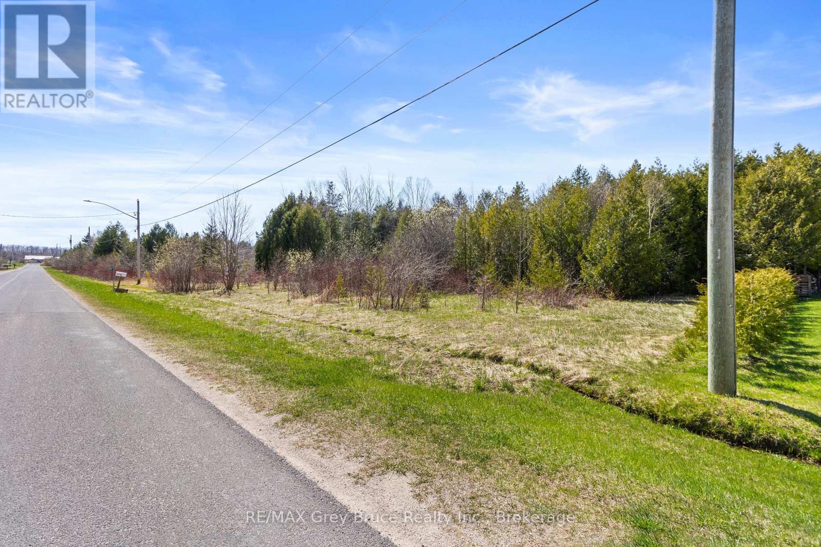 57 Maple Golf Crescent, Northern Bruce Peninsula, Ontario  N0H 2R0 - Photo 7 - X11956564