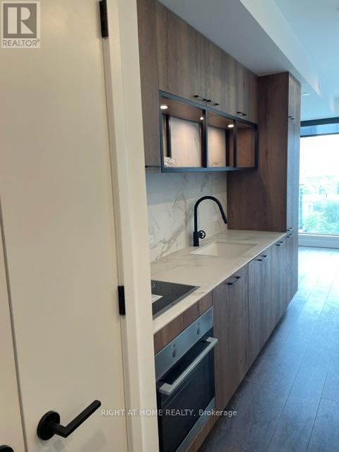 734 - 505 Richmond Street, Toronto, Ontario  M5V 0P4 - Photo 2 - C12153420