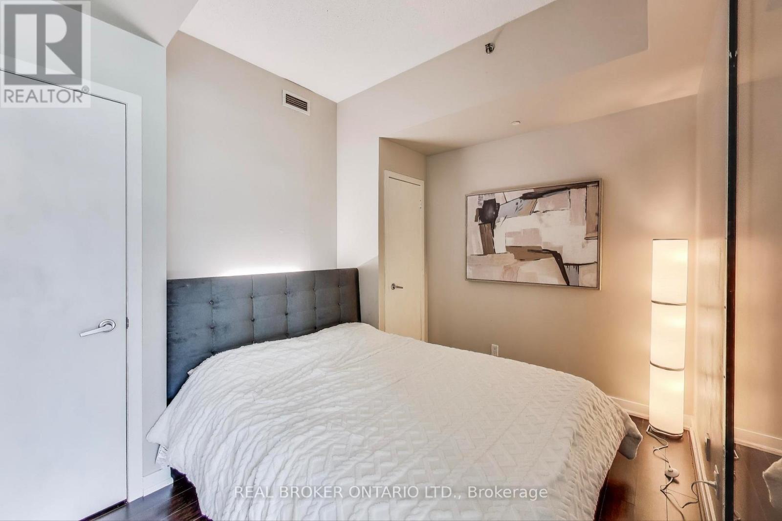 210 - 397 Front Street W, Toronto, Ontario  M5V 3S1 - Photo 5 - C12155831
