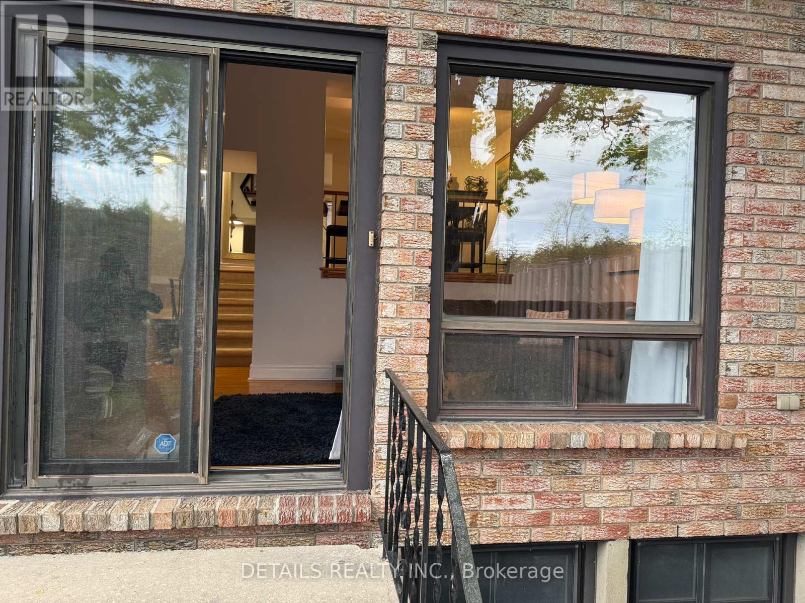 10 - 2 Bertona Street, Ottawa, Ontario  K2G 0W2 - Photo 8 - X12153456