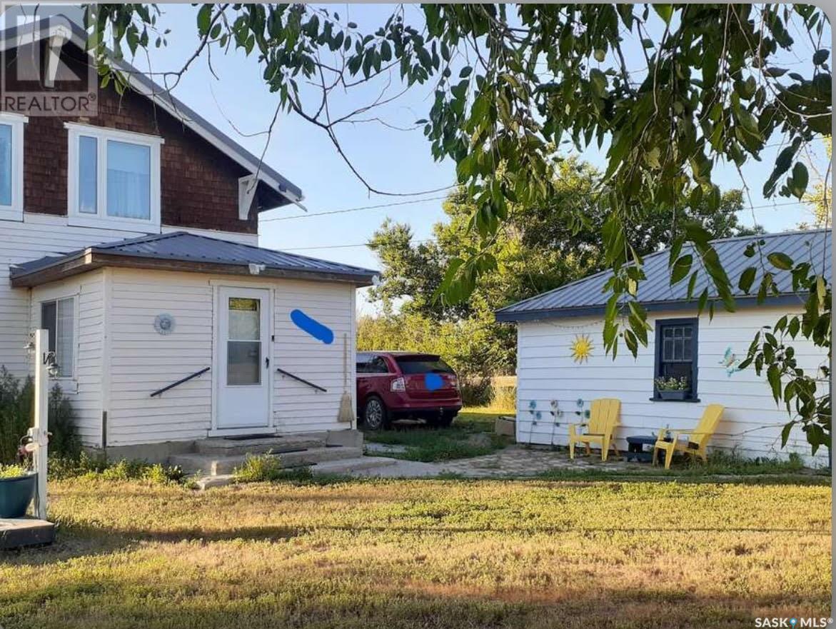 132 Railway Avenue, Consul, Saskatchewan  S0N 0P0 - Photo 1 - SK005814