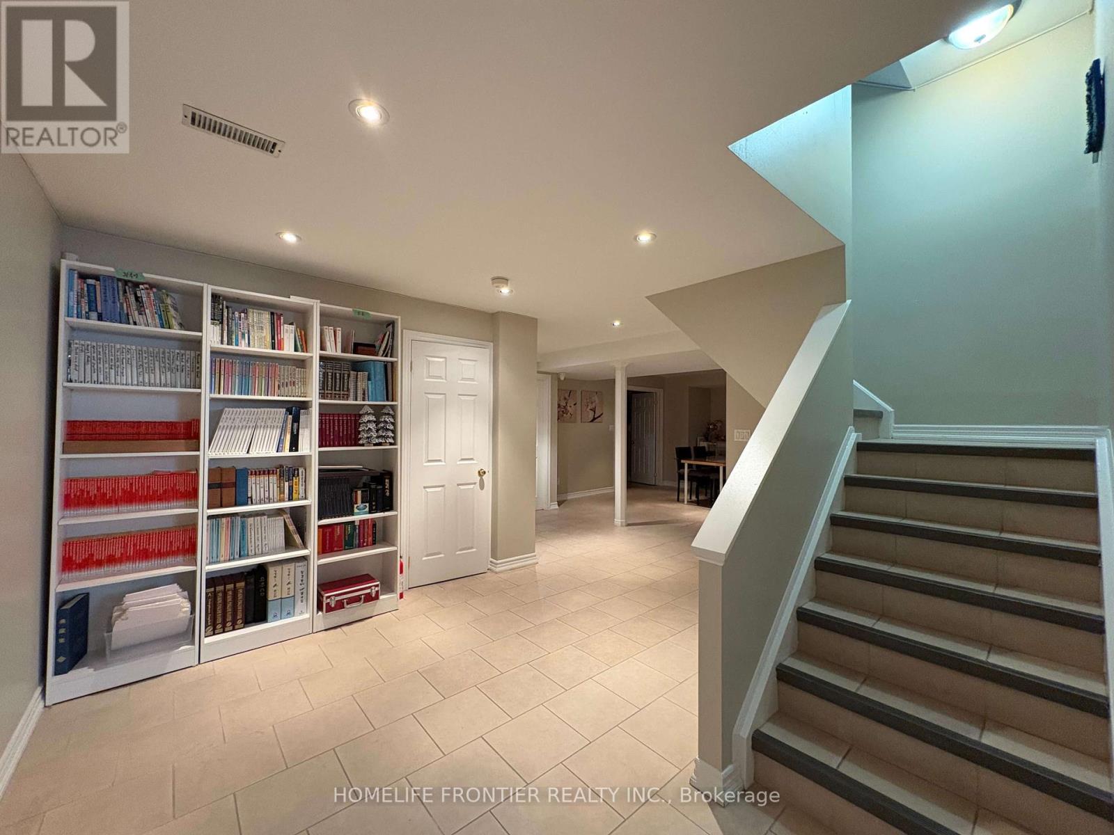 581 Wycliffe Avenue, Vaughan, Ontario  L4L 8S8 - Photo 29 - N12141813