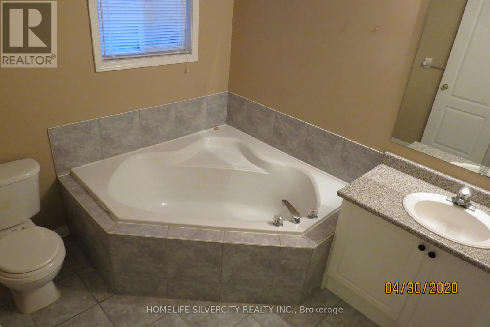 107 Cadillac Crescent, Brampton, Ontario  L7A 3B5 - Photo 9 - W12154865