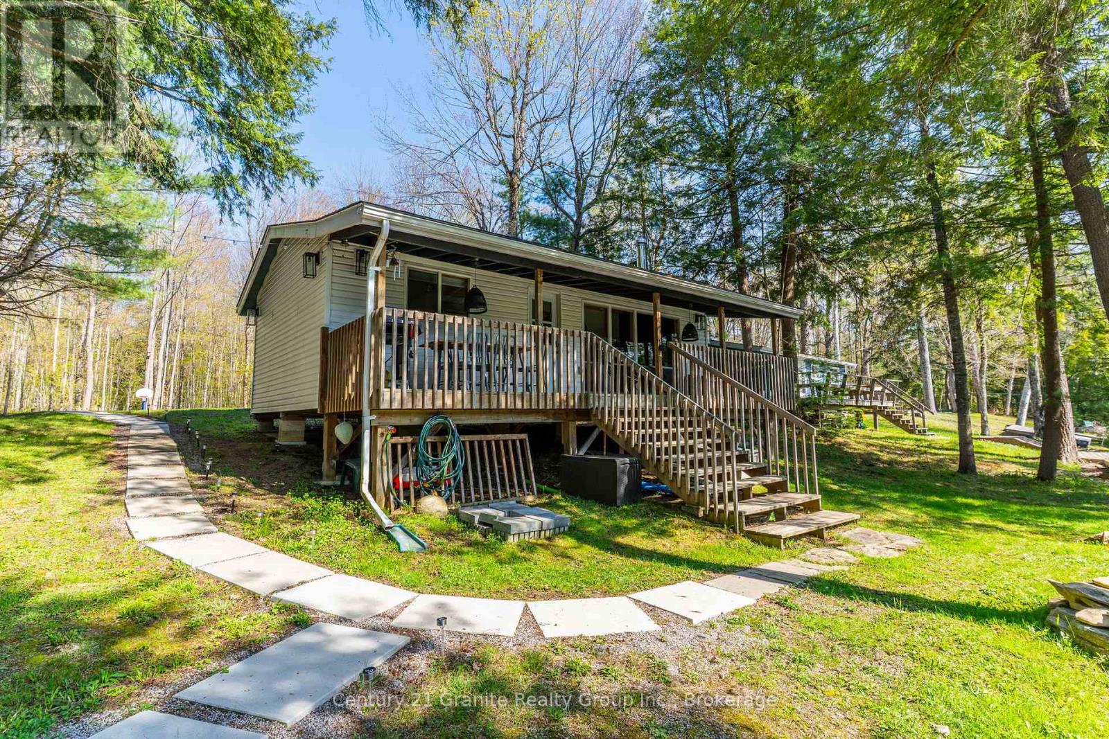 1954 South Beaver Lake Lane, Minden Hills (Lutterworth), Ontario  K0M 2K0 - Photo 10 - X12156142
