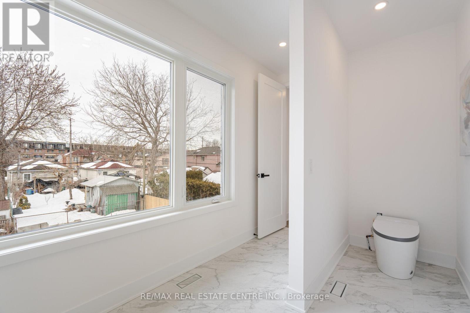 404 Melrose Street, Toronto (Mimico), Ontario  M8Z 1H1 - Photo 27 - W12156132