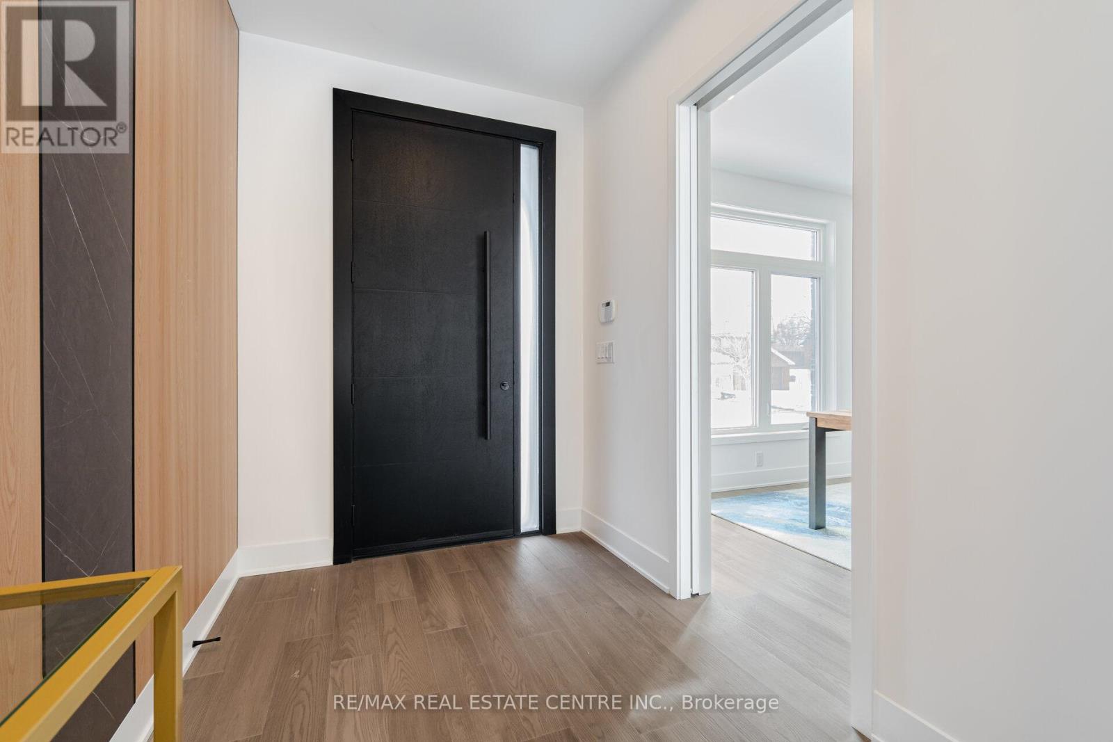 404 Melrose Street, Toronto (Mimico), Ontario  M8Z 1H1 - Photo 3 - W12156132