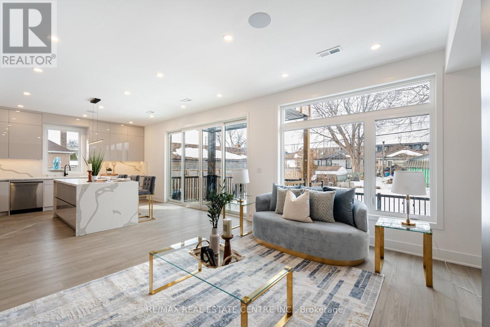 404 Melrose Street, Toronto (Mimico), Ontario  M8Z 1H1 - Photo 9 - W12156132