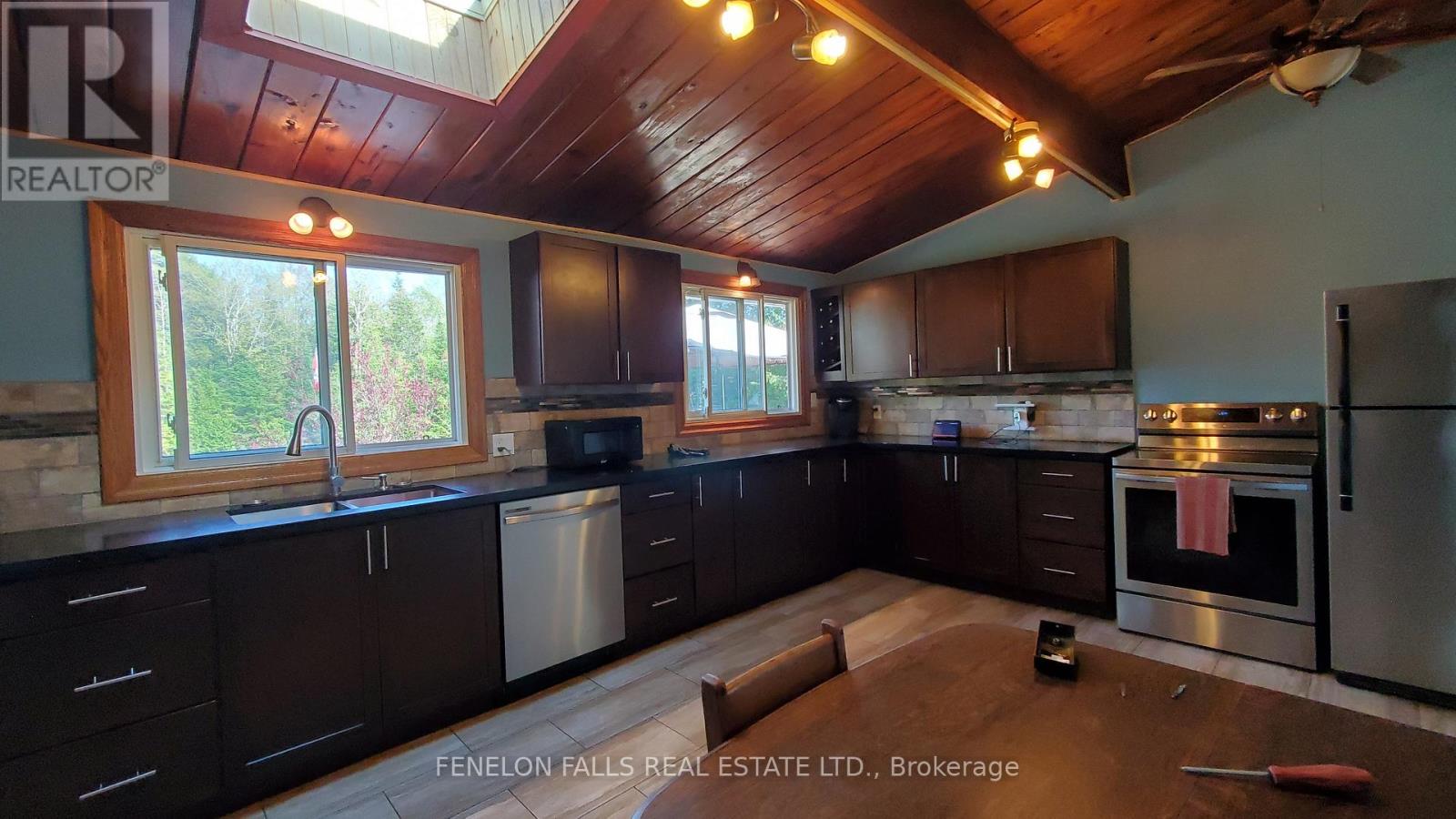 105 Cedarplank Road, Kawartha Lakes, Ontario  K0M 1N0 - Photo 5 - X12156149