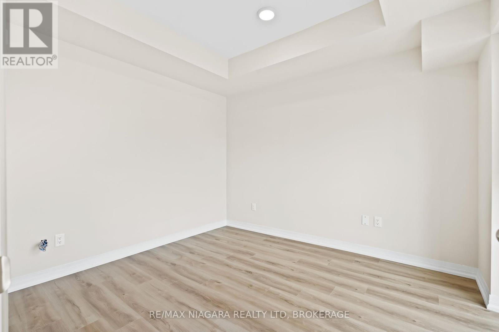 204 - 50 Herrick Avenue, St. Catharines, Ontario  L2P 0G3 - Photo 12 - X12156156