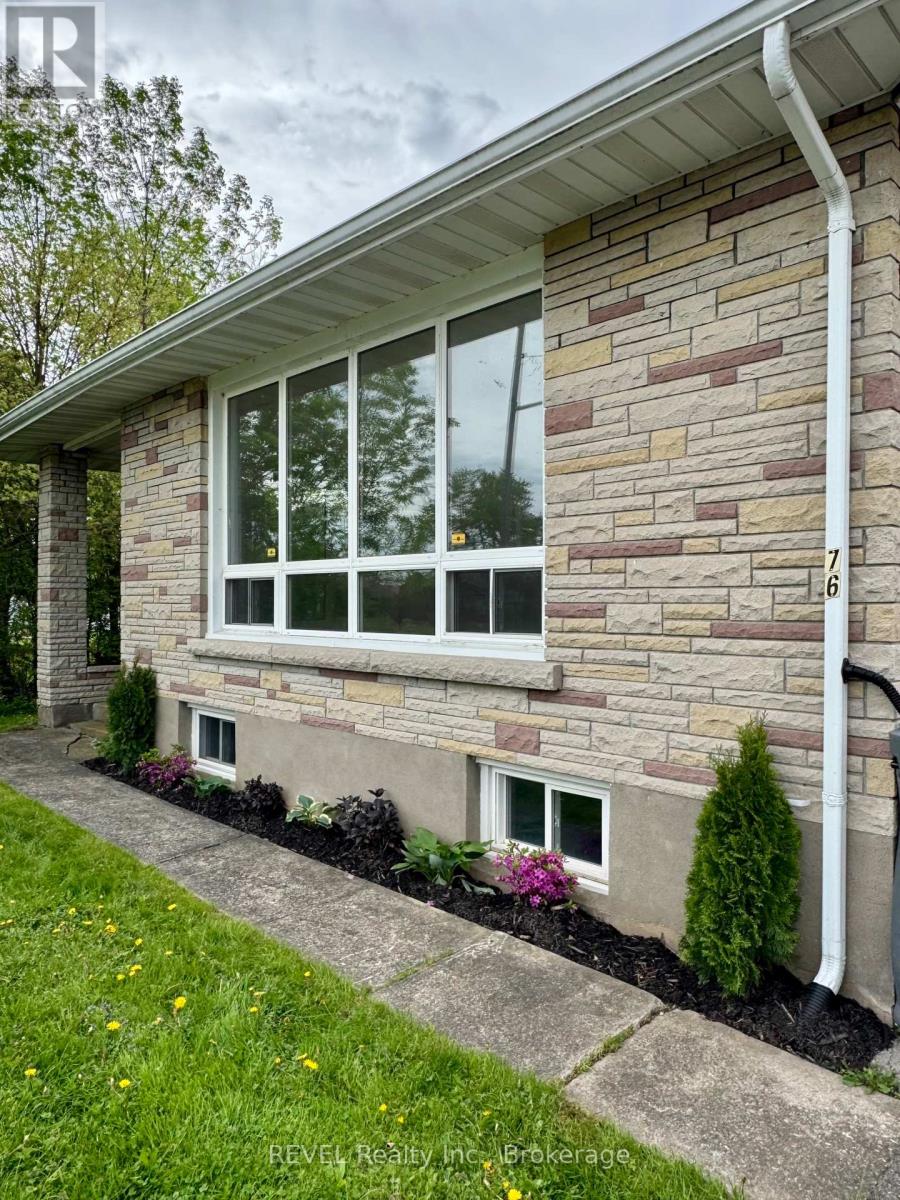 76 Lavinia Street, Fort Erie (Central), Ontario  L2A 2C8 - Photo 2 - X12156195