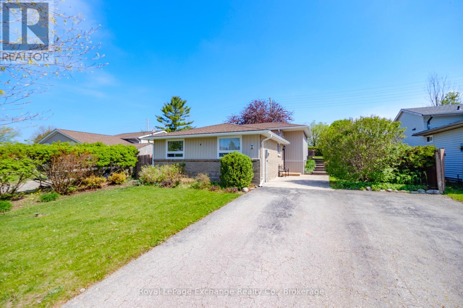 660 Johnston Crescent, Kincardine, Ontario  N2Z 1S6 - Photo 2 - X12156187