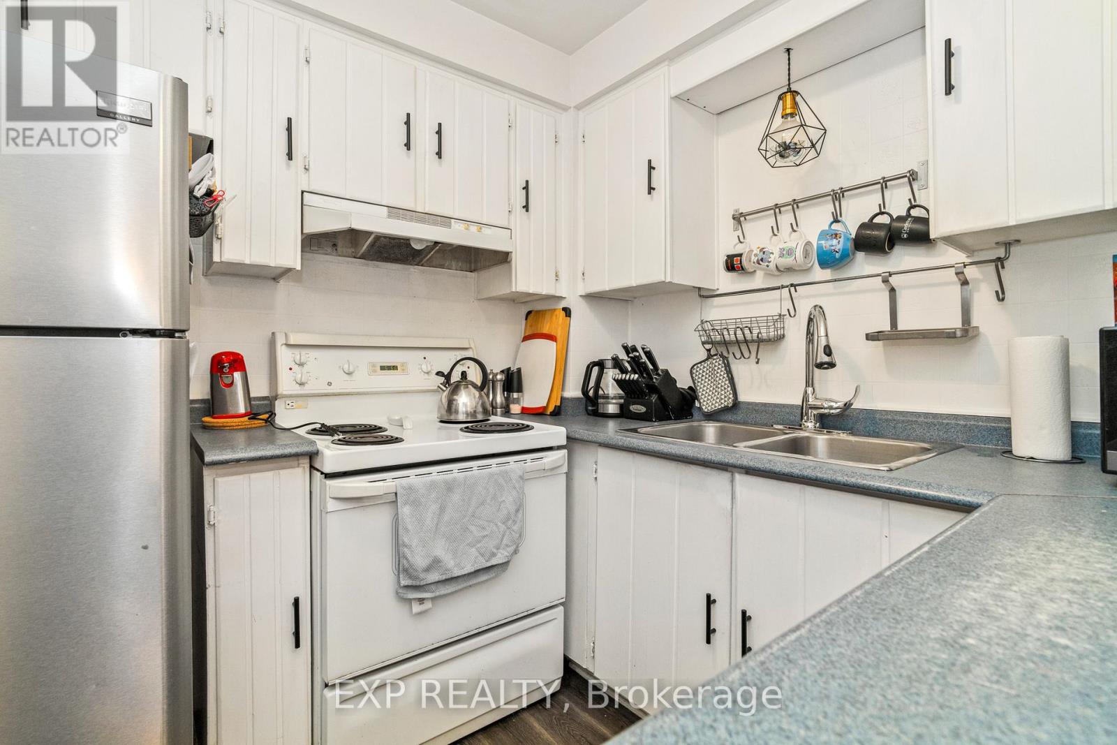 1800 Axminster Court, Ottawa, Ontario  K1C 1Z5 - Photo 11 - X12156169