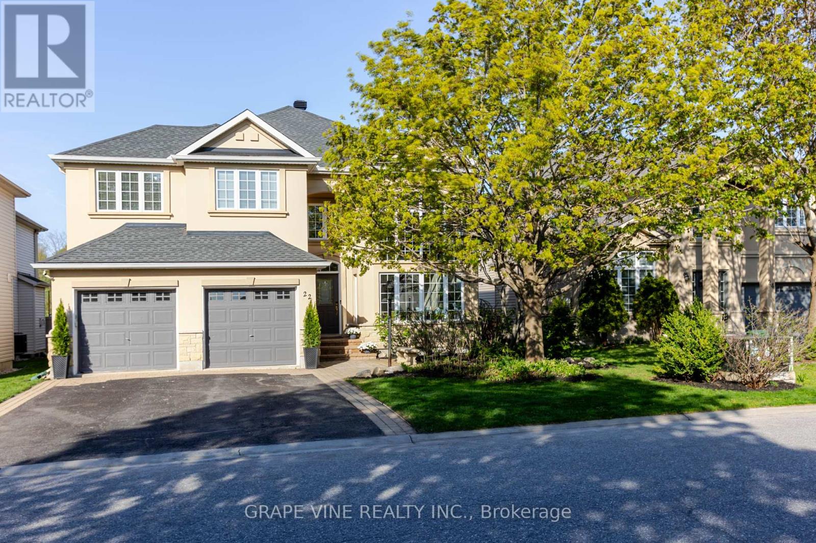 22 BLACKSHIRE CIRCLE, Ottawa, Ontario