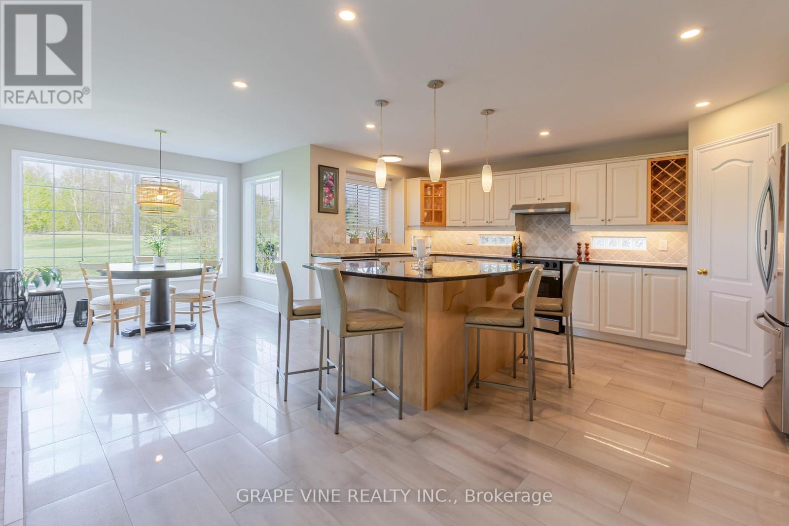 22 Blackshire Circle, Ottawa, Ontario  K2J 5L8 - Photo 11 - X12156170
