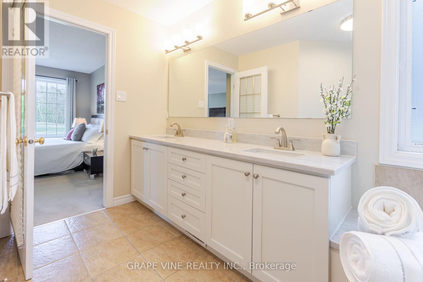 22 Blackshire Circle, Ottawa, Ontario  K2J 5L8 - Photo 27 - X12156170