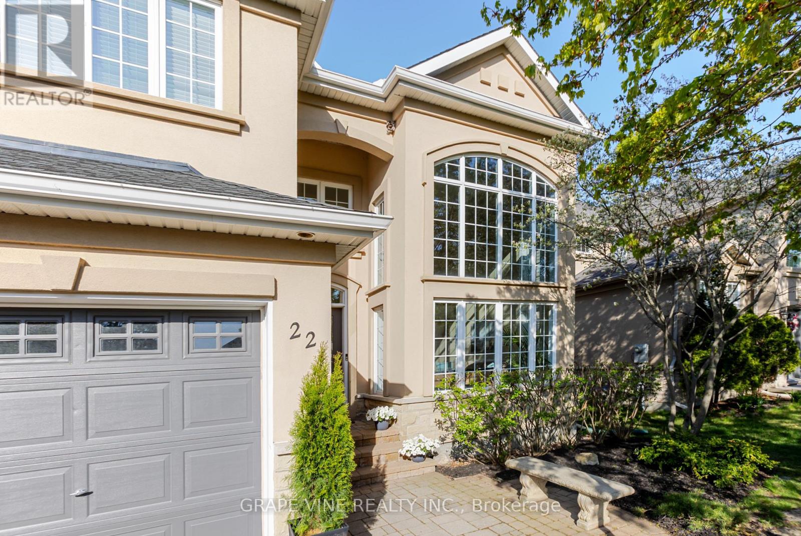 22 Blackshire Circle, Ottawa, Ontario  K2J 5L8 - Photo 3 - X12156170