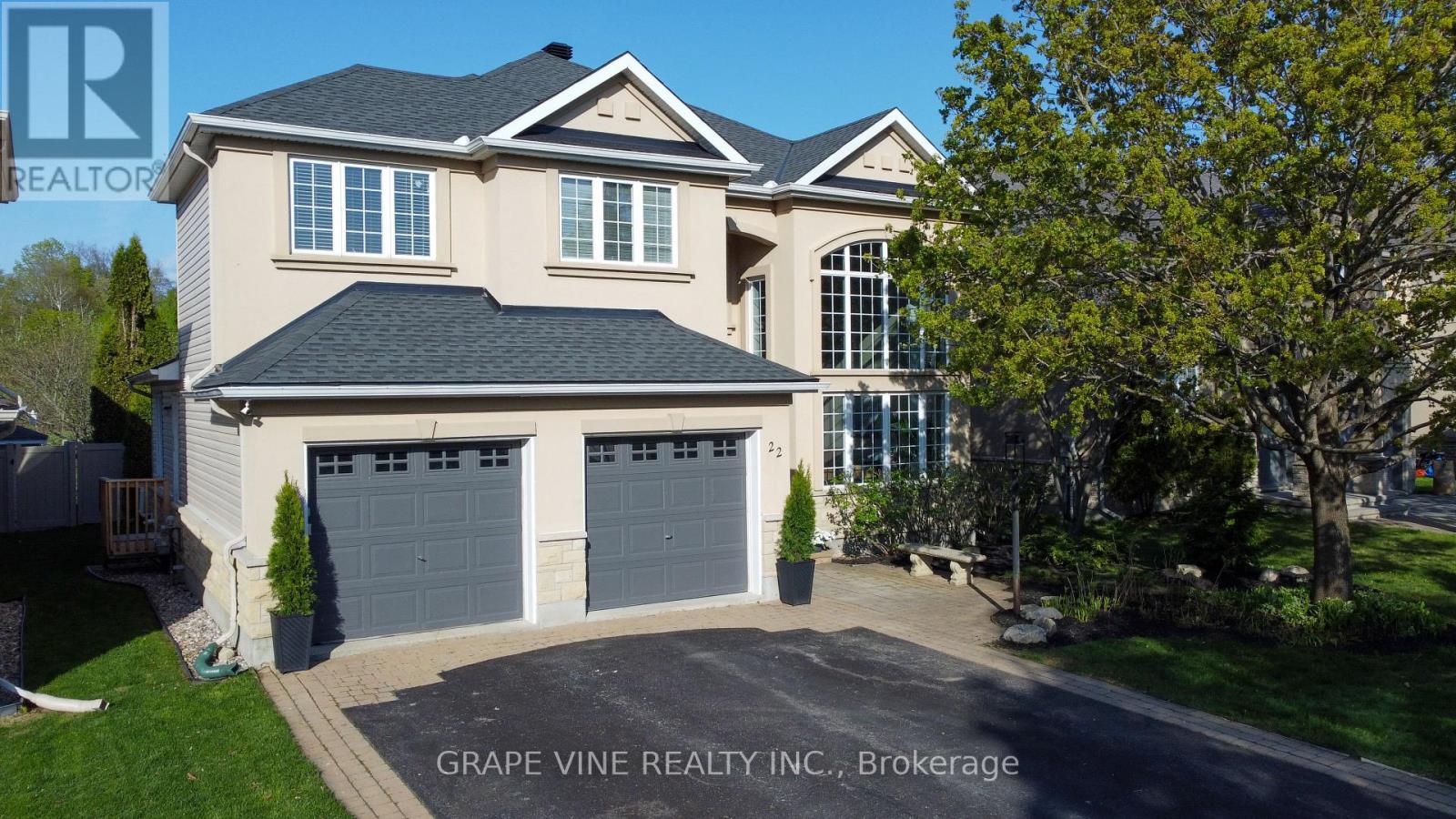 22 Blackshire Circle, Ottawa, Ontario  K2J 5L8 - Photo 5 - X12156170