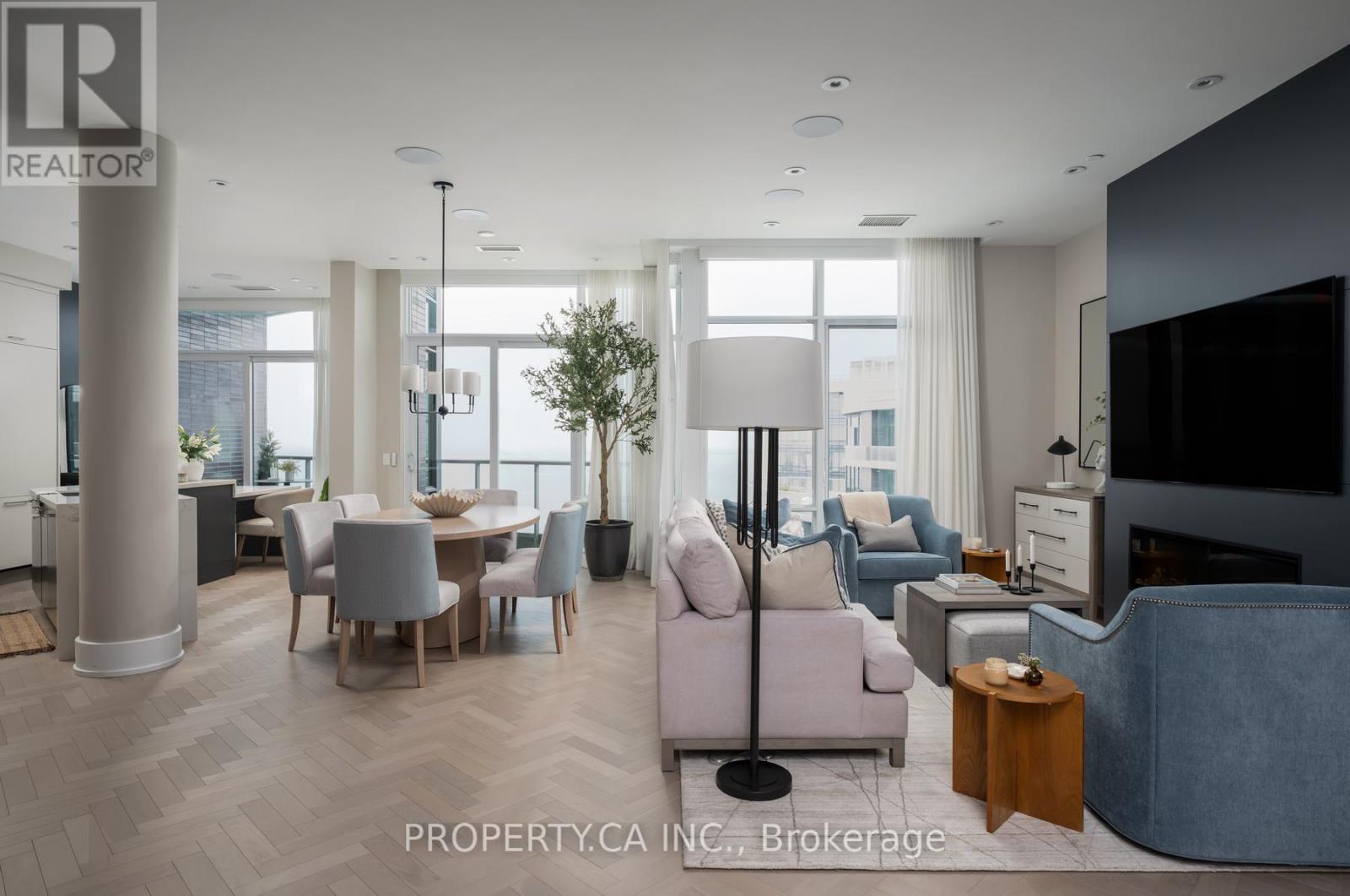 Sph12 - 1 Edgewater Drive, Toronto, Ontario  M5A 0L1 - Photo 4 - C12156180