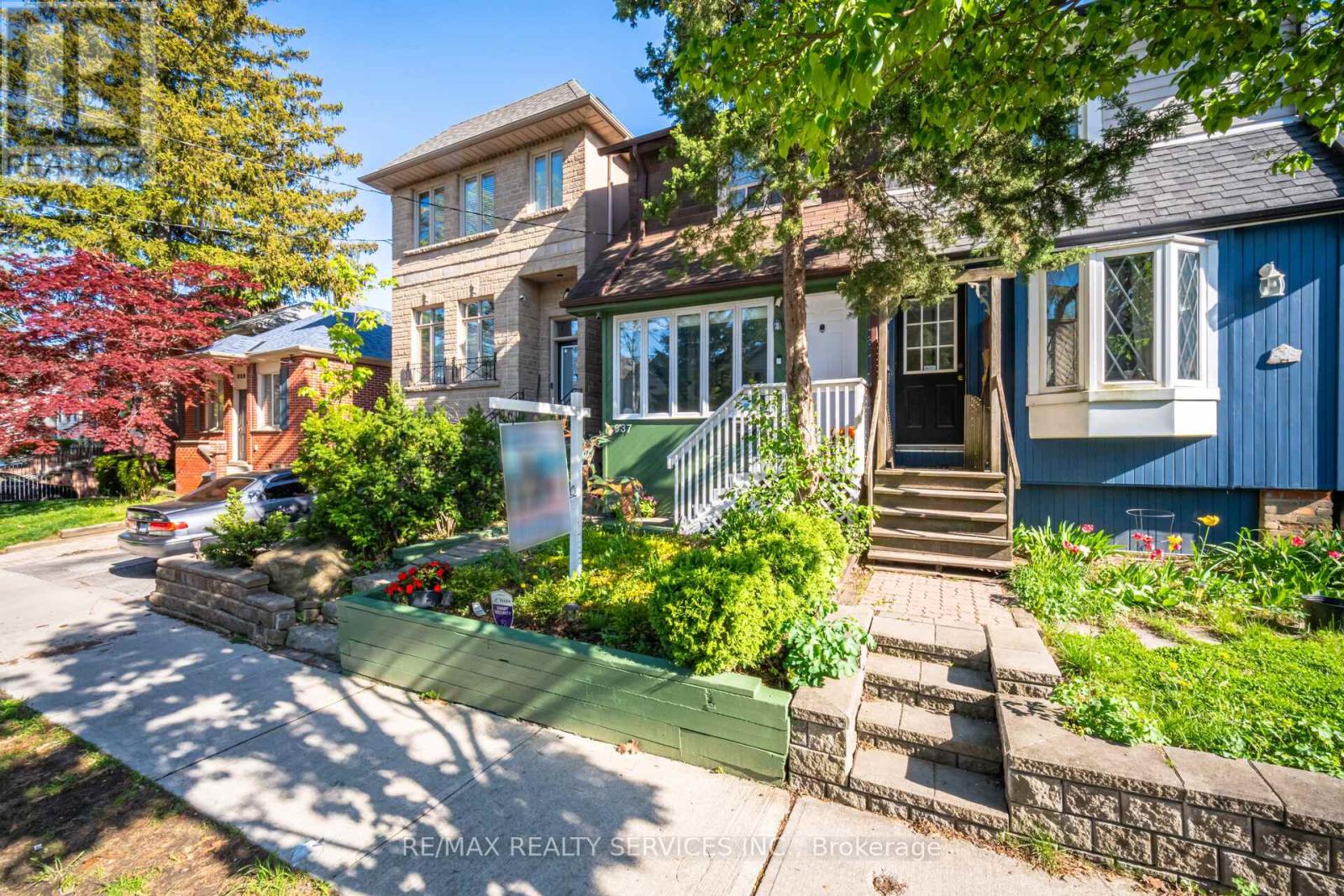 Property at 637 HILLSDALE AVENUE E image 2