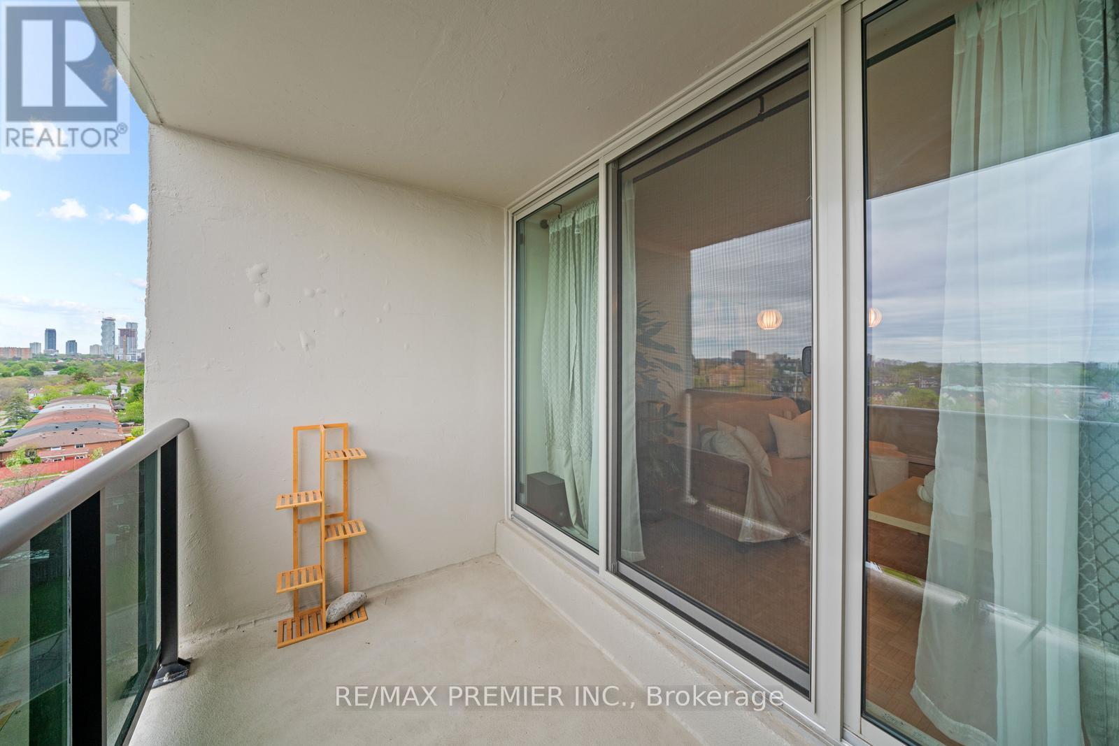 808 - 530 Lolita Gardens, Mississauga, Ontario  L5A 3T2 - Photo 25 - W12147876
