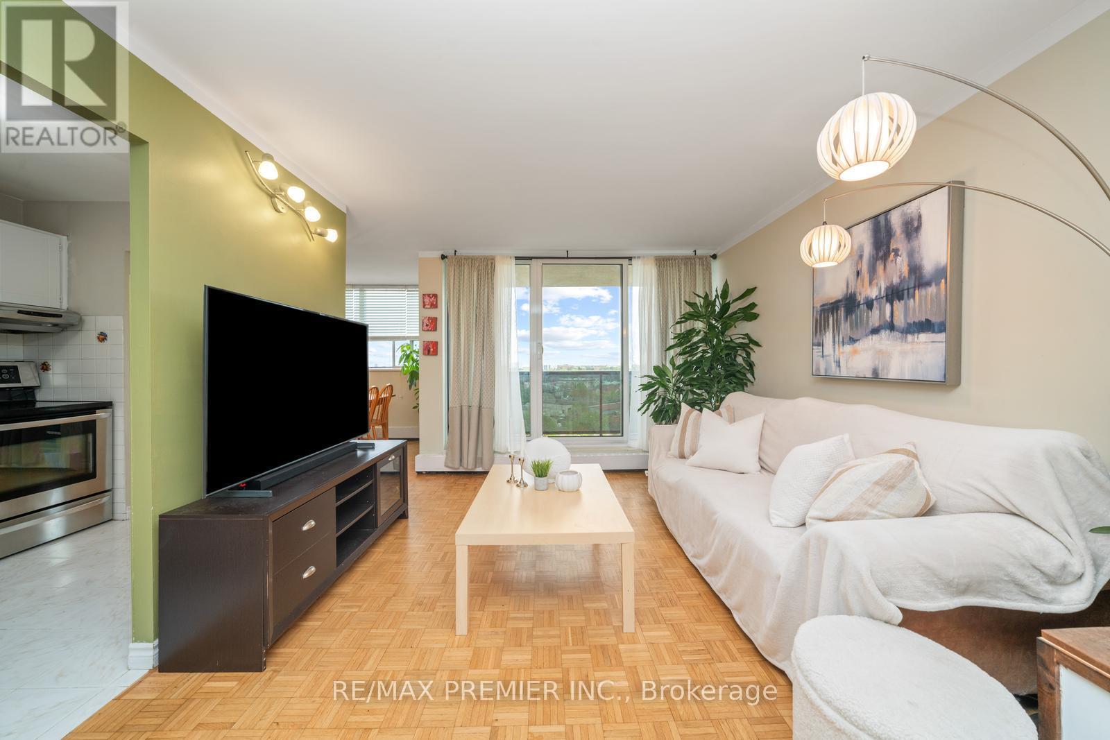 808 - 530 Lolita Gardens, Mississauga (Mississauga Valleys), Ontario  L5A 3T2 - Photo 6 - W12147876