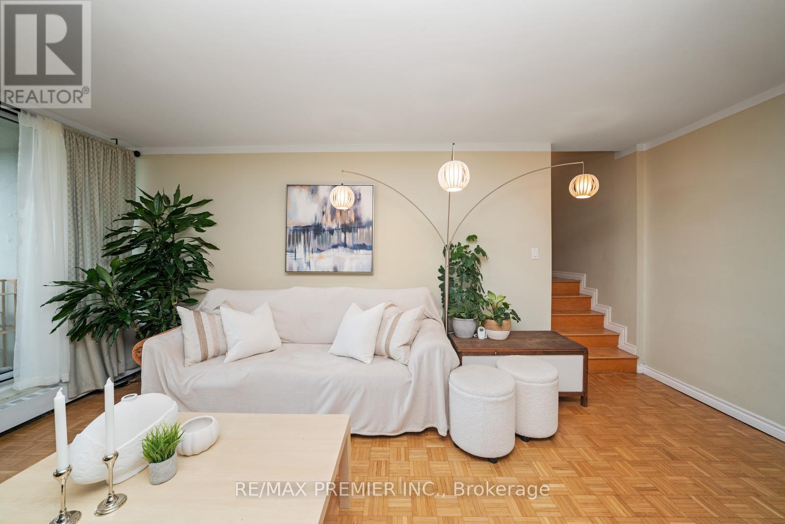 808 - 530 Lolita Gardens, Mississauga (Mississauga Valleys), Ontario  L5A 3T2 - Photo 8 - W12147876