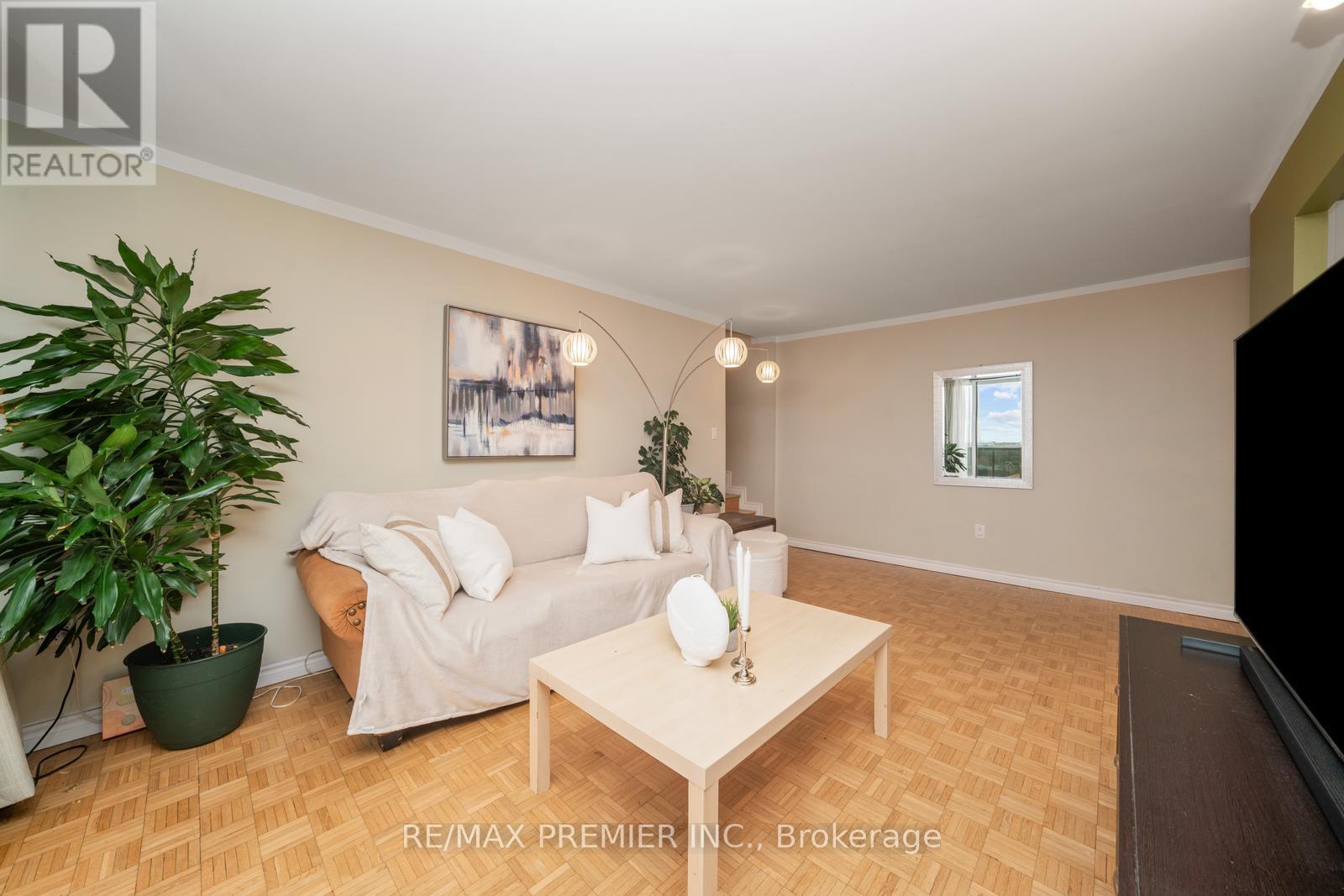 808 - 530 Lolita Gardens, Mississauga (Mississauga Valleys), Ontario  L5A 3T2 - Photo 7 - W12147876