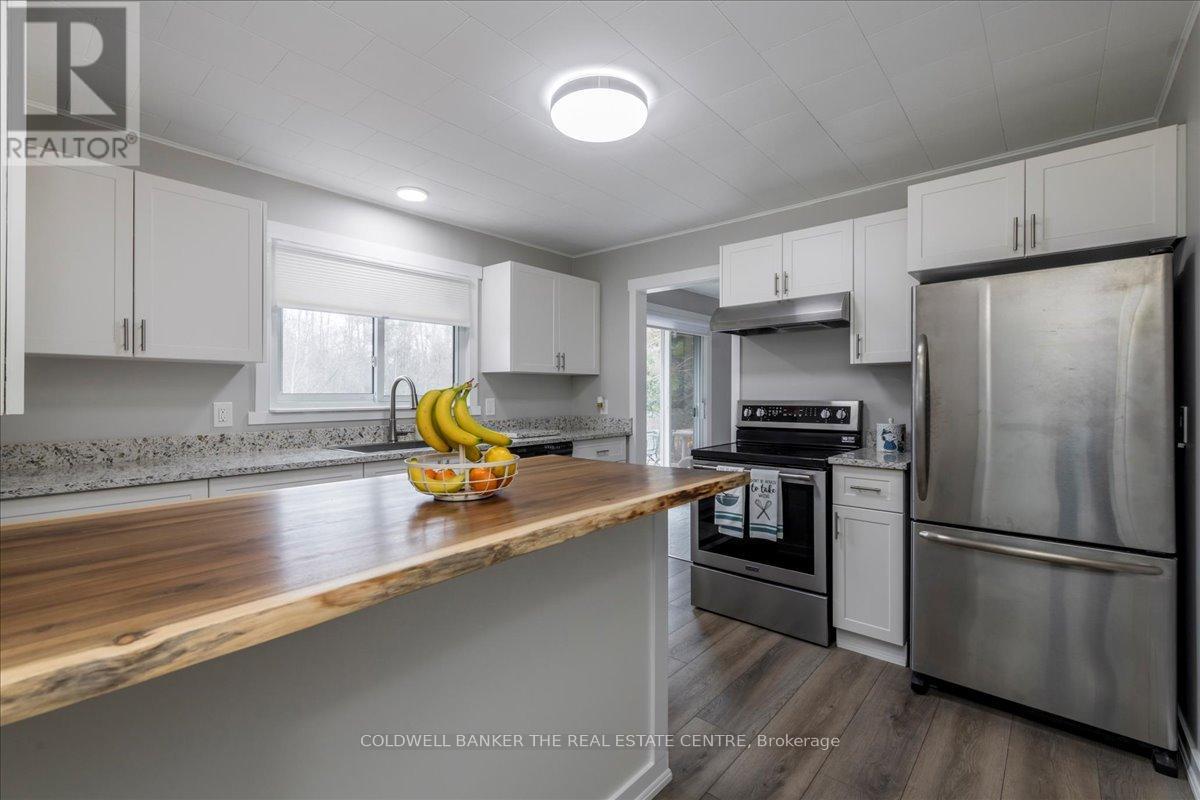 1121 Ferrier Avenue, Innisfil, Ontario  L0L 1W0 - Photo 10 - N12156162