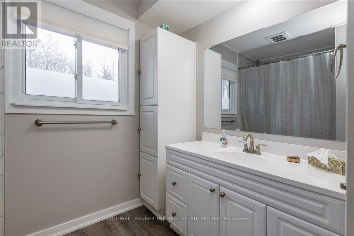 1121 Ferrier Avenue, Innisfil, Ontario  L0L 1W0 - Photo 14 - N12156162