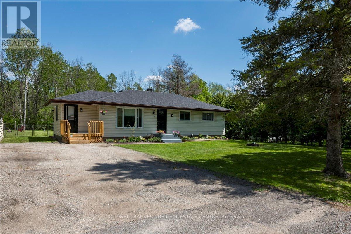 1121 Ferrier Avenue, Innisfil, Ontario  L0L 1W0 - Photo 3 - N12156162