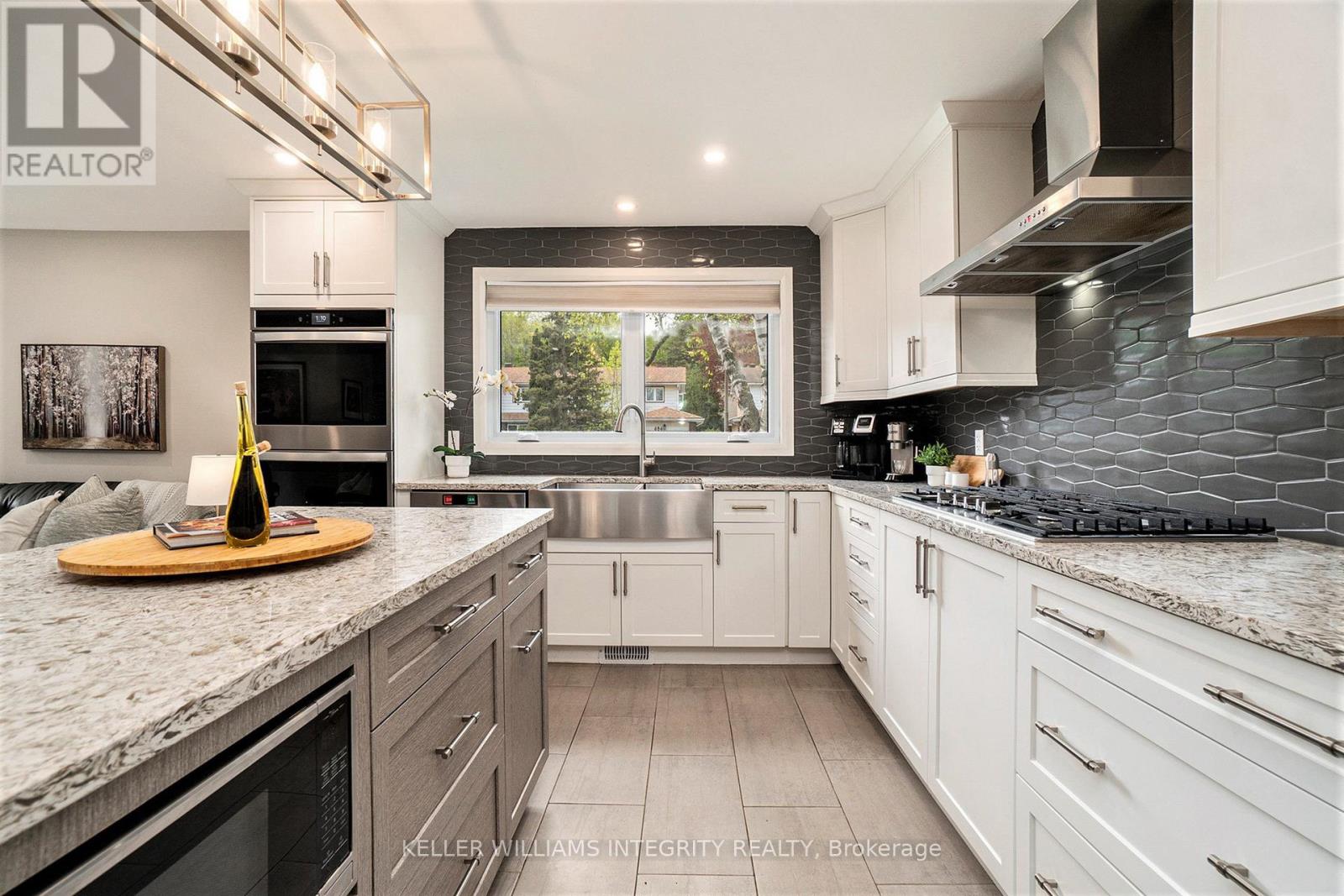 673 La Verendrye Drive, Ottawa, Ontario  K1J 7X5 - Photo 11 - X12153114