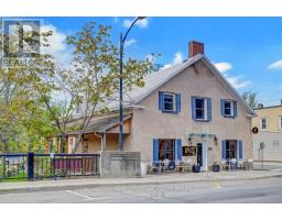 100 Gore Street E, Perth, Ca