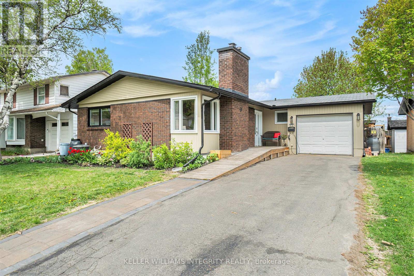 Property at 673 LA VERENDRYE DRIVE image 3