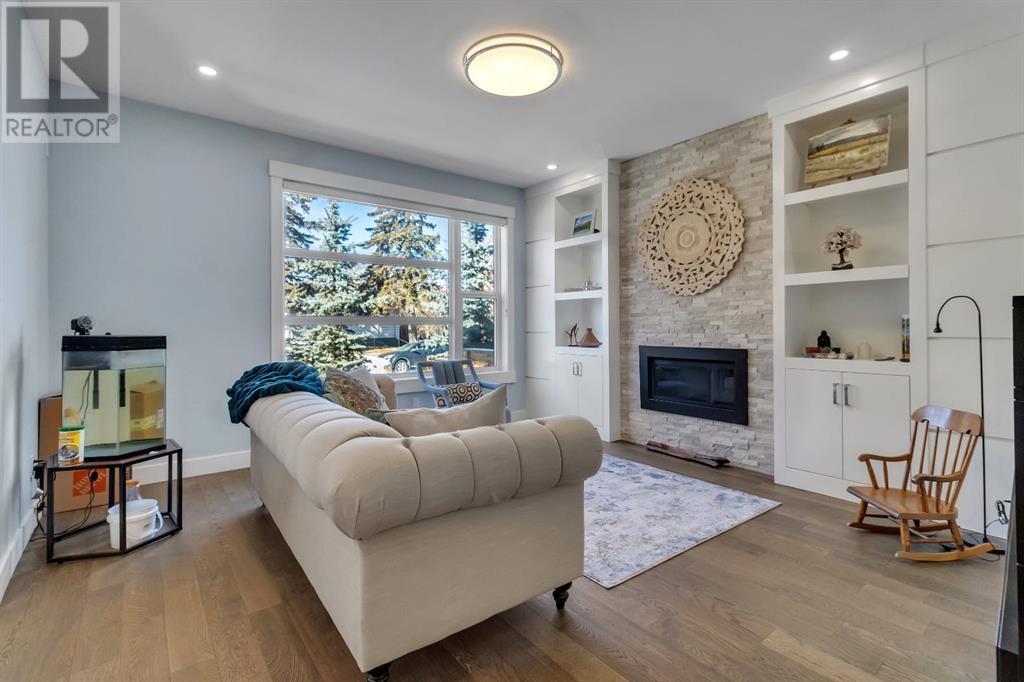 Property at 3, 1926 25a Street SW image 3