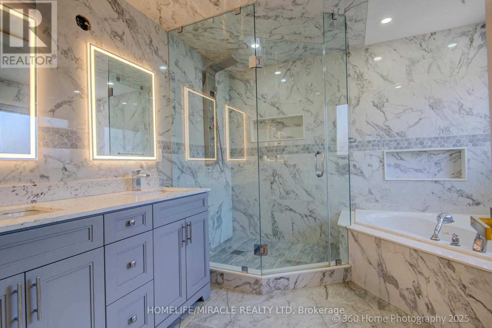 55 Lyndbrook Crescent, Brampton, Ontario  L6P 2N9 - Photo 12 - W12156153