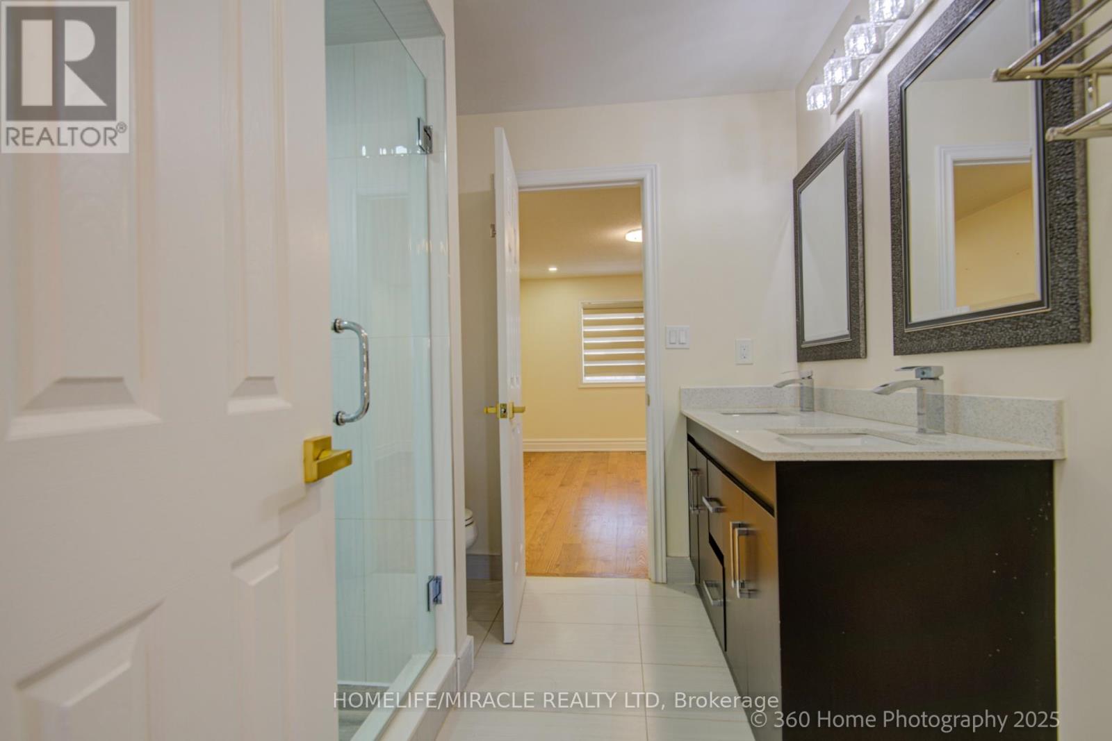 55 Lyndbrook Crescent, Brampton, Ontario  L6P 2N9 - Photo 19 - W12156153
