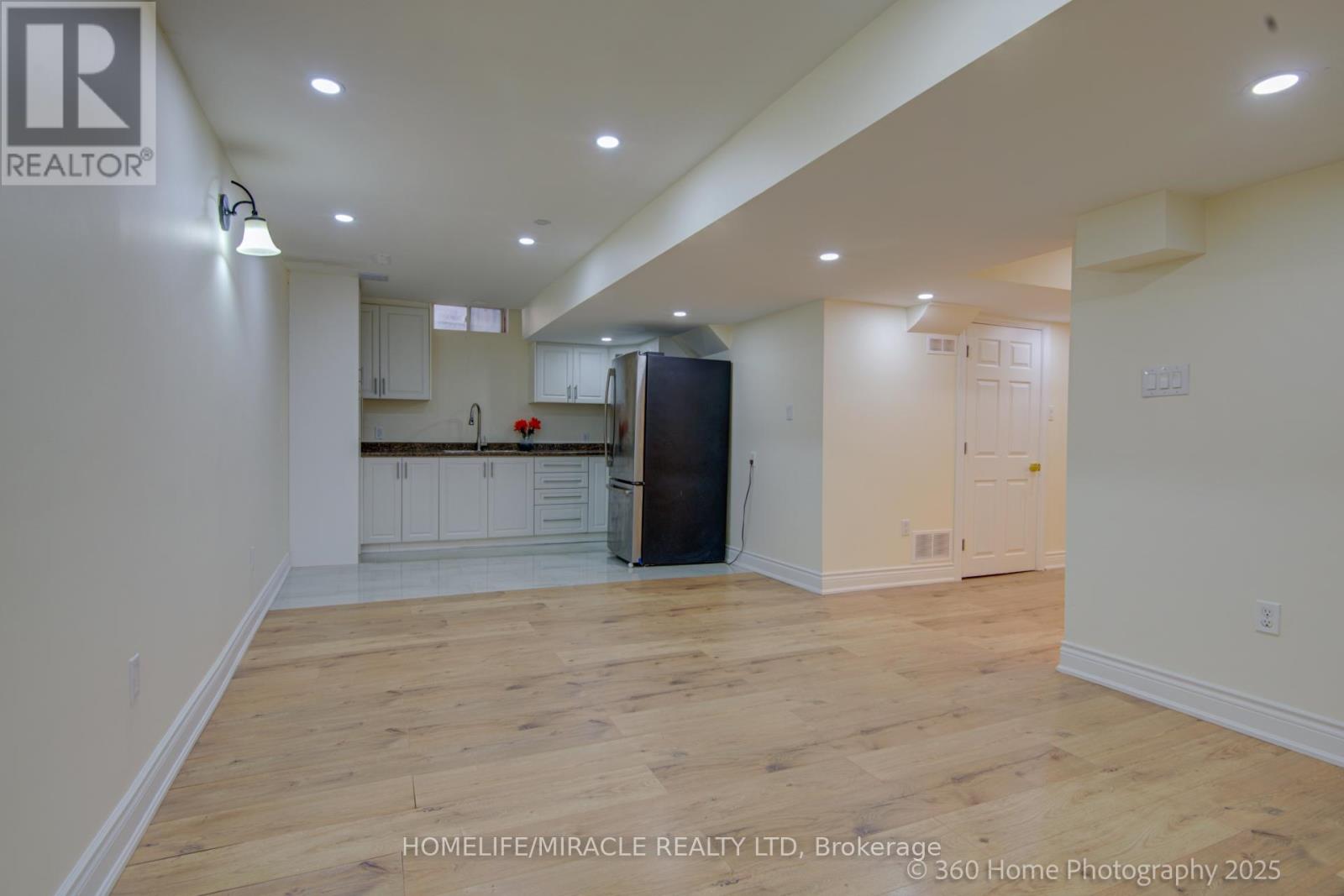 55 Lyndbrook Crescent, Brampton, Ontario  L6P 2N9 - Photo 22 - W12156153