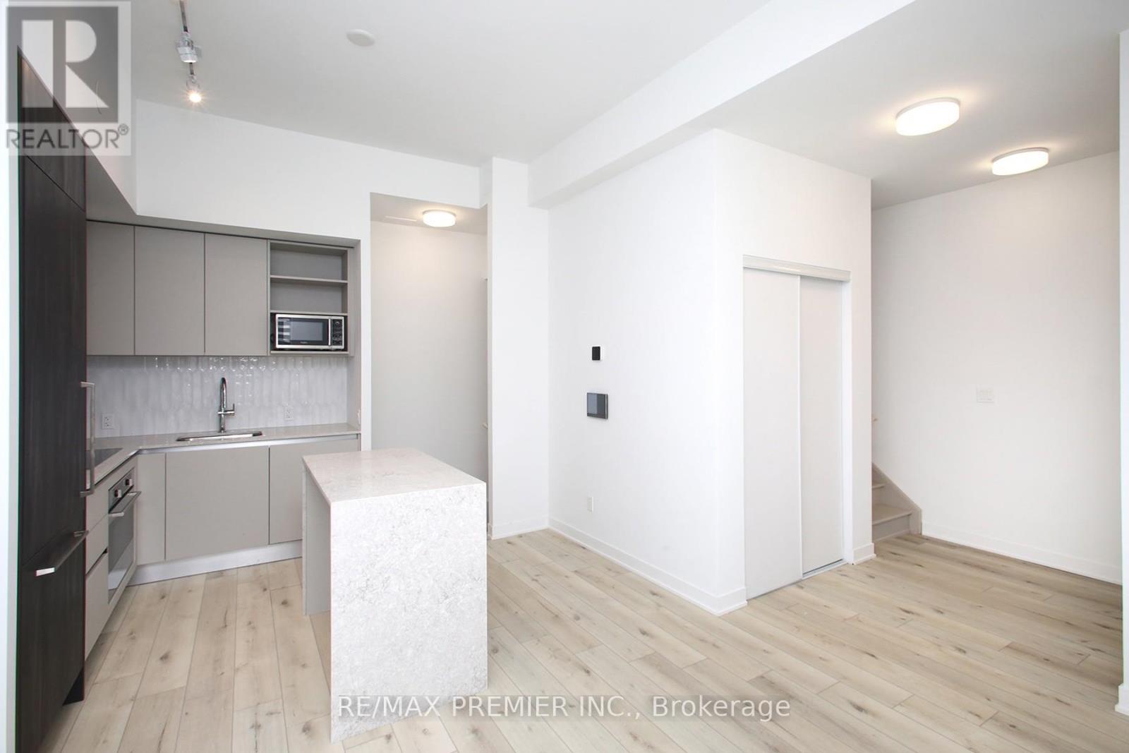 135 - 3020 Trailside Drive, Oakville, Ontario  L6M 4M2 - Photo 5 - W12156200