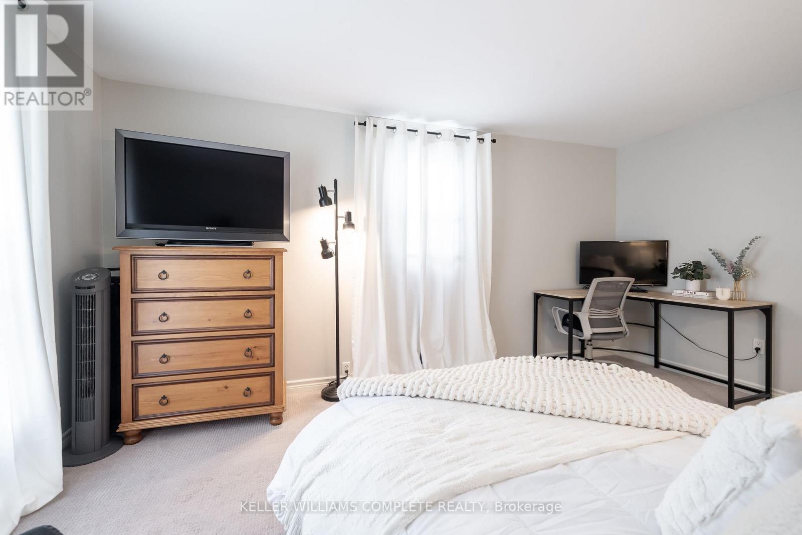 264 Holton Avenue S, Hamilton, Ontario  L8M 2L9 - Photo 18 - X12156213