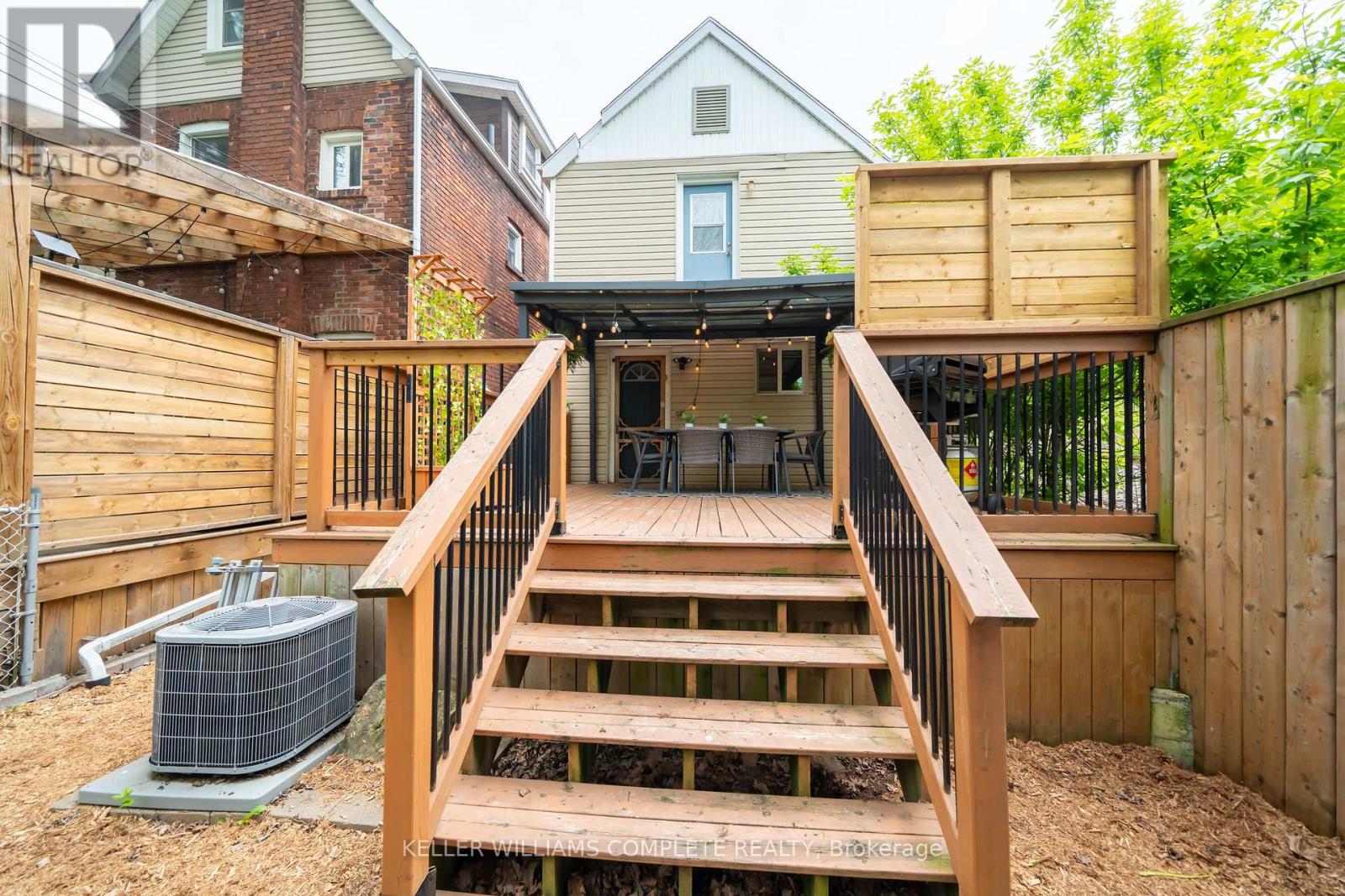 264 Holton Avenue S, Hamilton, Ontario  L8M 2L9 - Photo 26 - X12156213