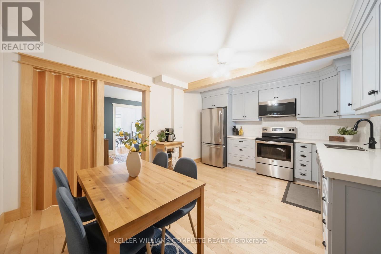 264 Holton Avenue S, Hamilton, Ontario  L8M 2L9 - Photo 8 - X12156213
