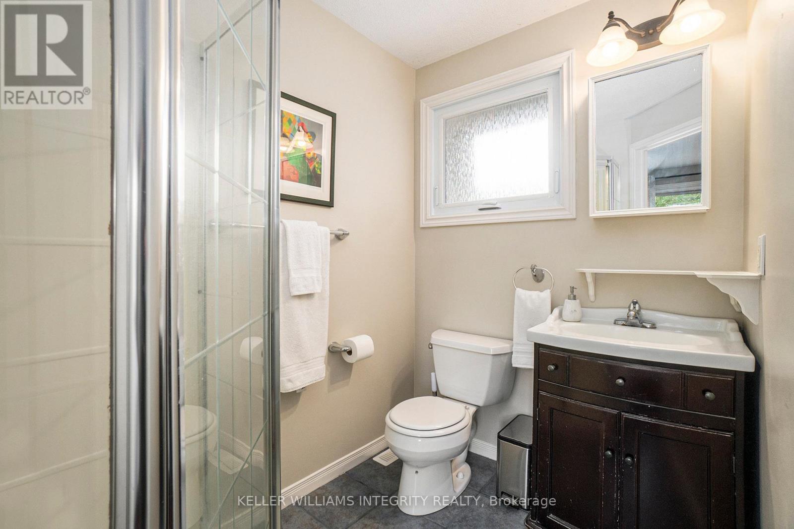 673 La Verendrye Drive, Ottawa, Ontario  K1J 7X5 - Photo 17 - X12153114