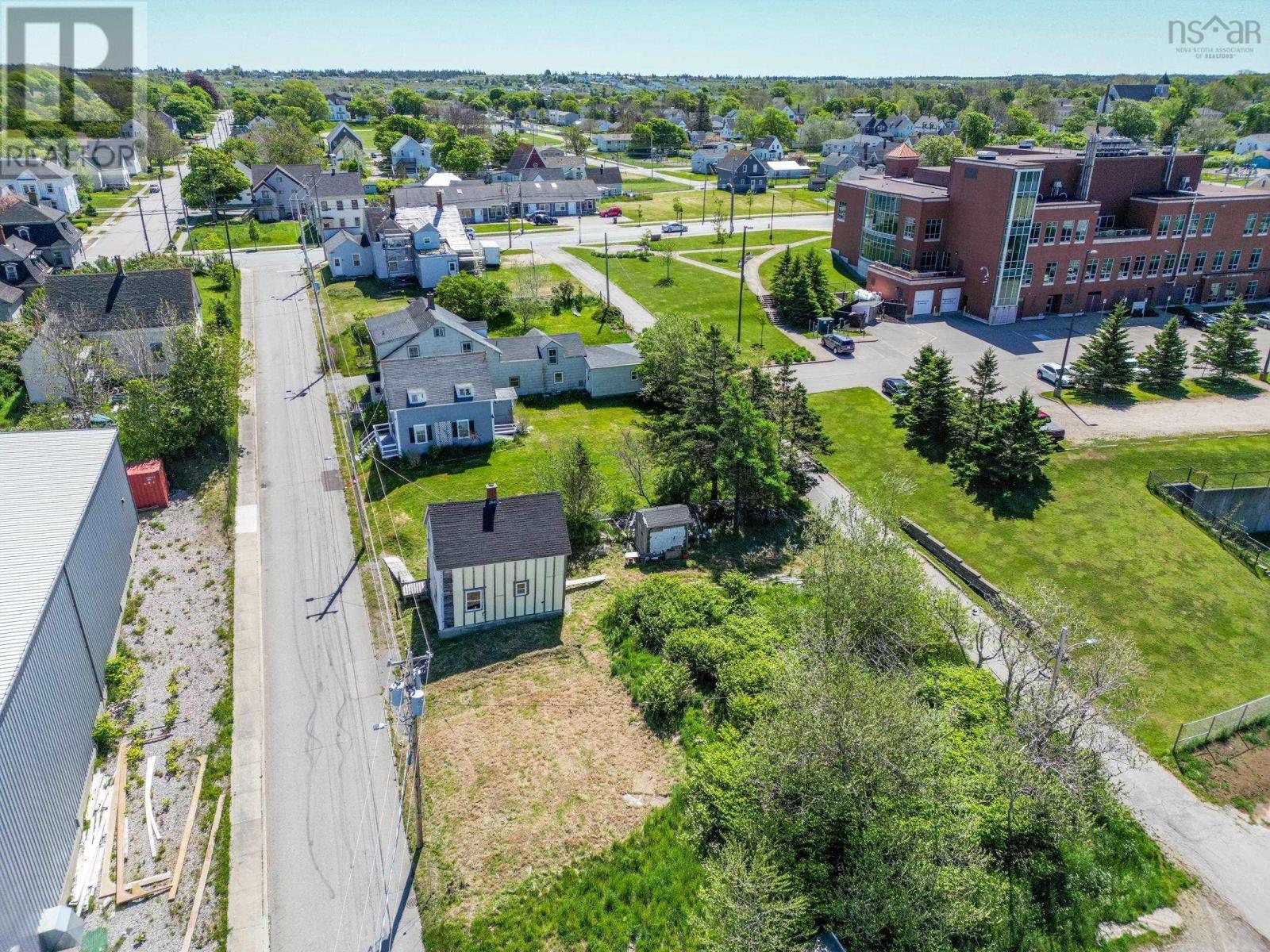 7 Pearl Street, Yarmouth, Nova Scotia  B5A 3M4 - Photo 15 - 202511289