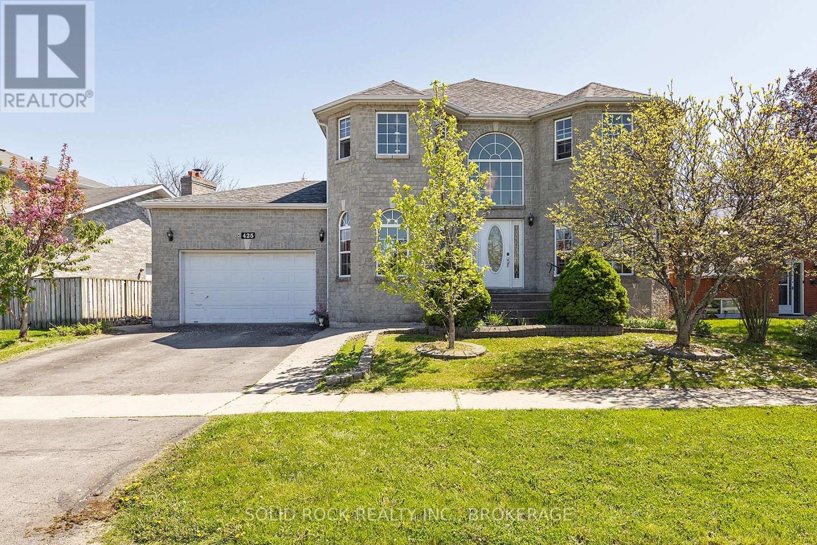 Property at 425 KINGSDALE AVENUE image 2