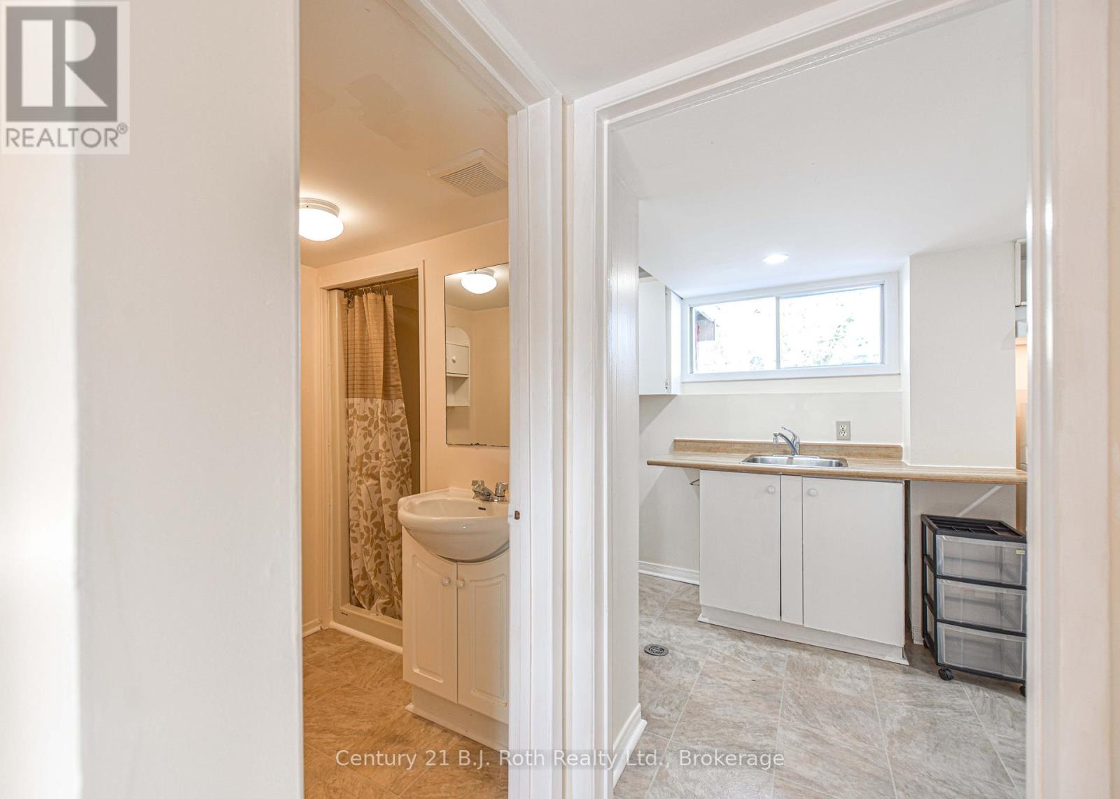 24 Champlain Street, Orillia, Ontario  L3V 2G7 - Photo 31 - S12115354