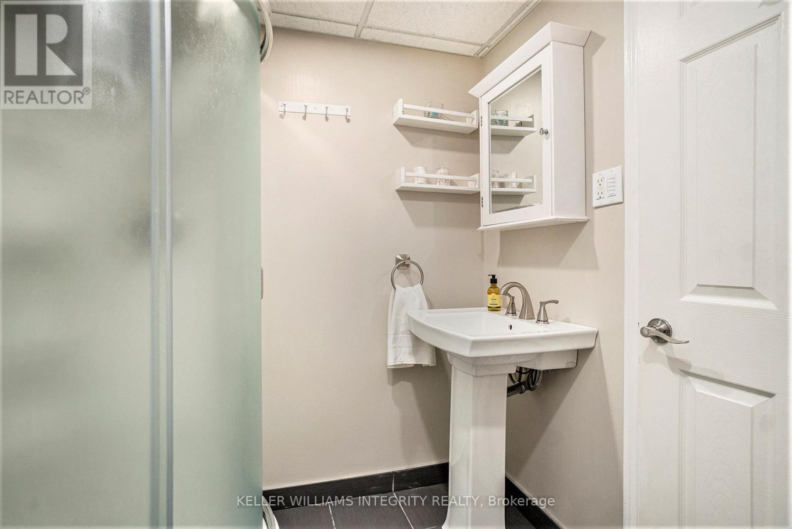 673 La Verendrye Drive, Ottawa, Ontario  K1J 7X5 - Photo 33 - X12153114
