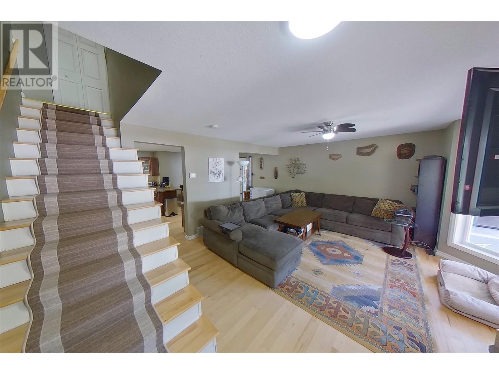 Property at 602 Lakeview Arrow Creek Road E image 2
