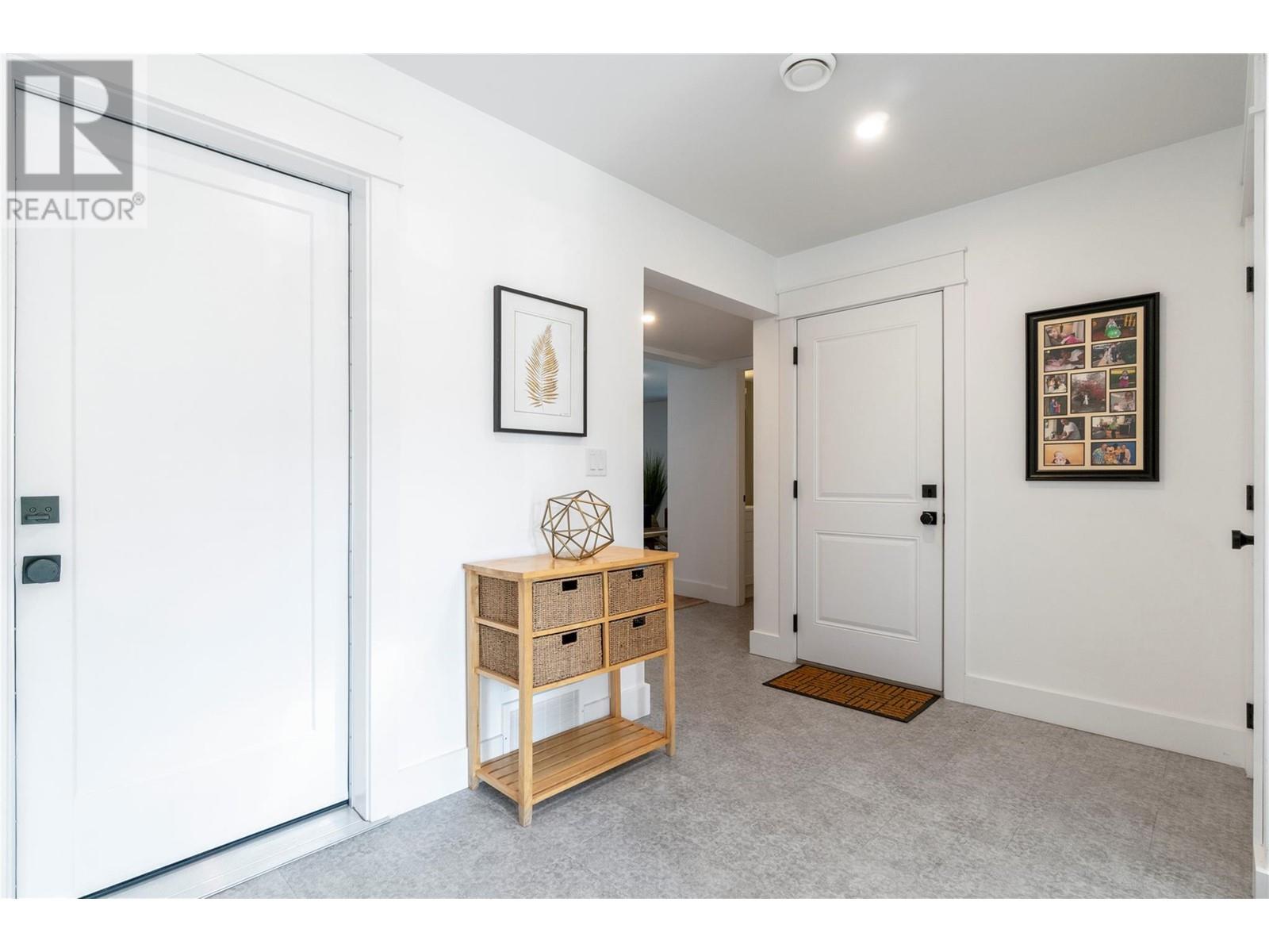 Property at 1811 22 Street NE image 5