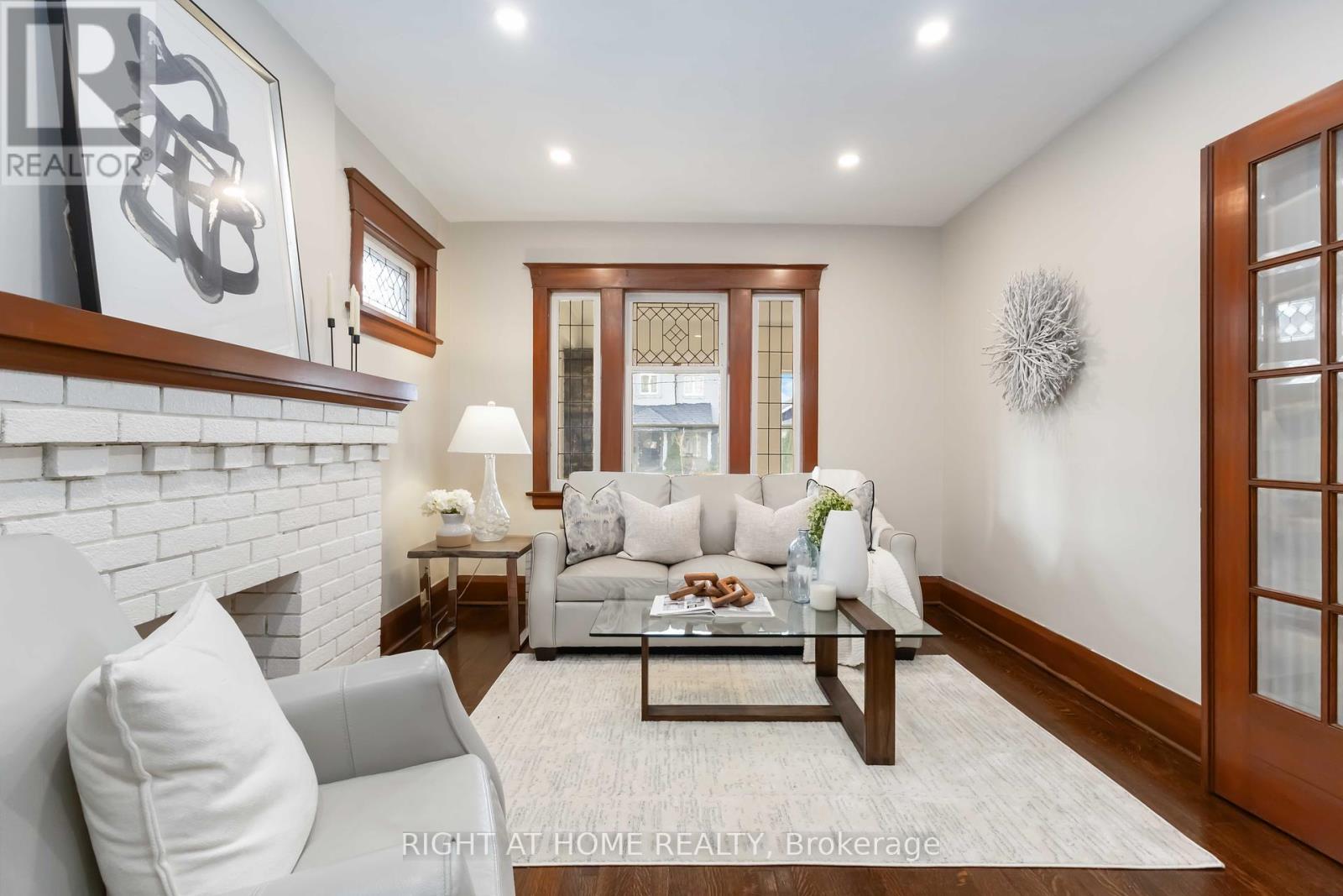 306 Strathmore Boulevard, Toronto, Ontario  M4J 1P8 - Photo 10 - E12156222
