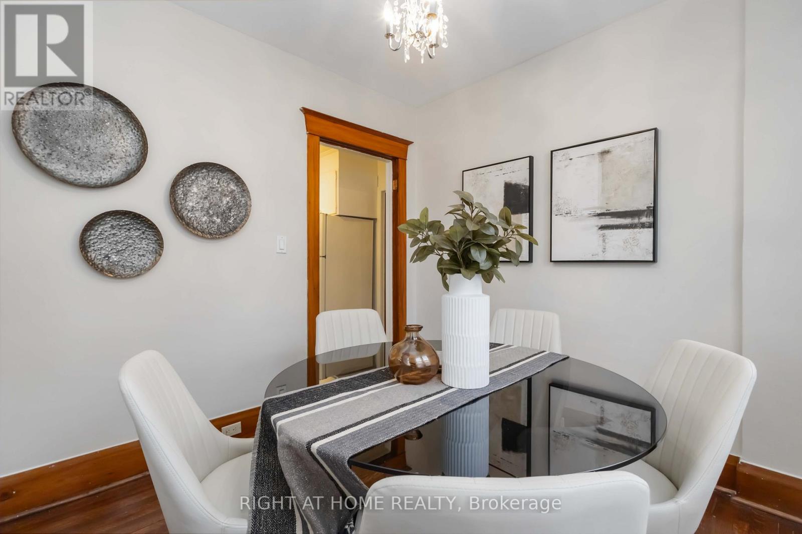 306 Strathmore Boulevard, Toronto, Ontario  M4J 1P8 - Photo 12 - E12156222